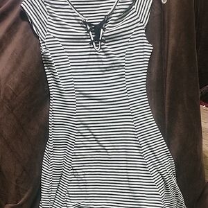 Acemi Monochrome Striped Lace-Up Top